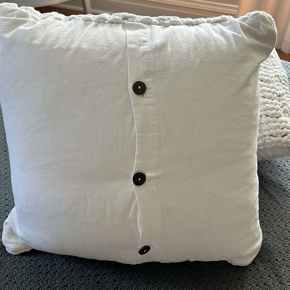 2 Coyuchi Organic Woven Rope Pillows with Kapok Inserts (Sold As A Pair) - Picture 3 of 8